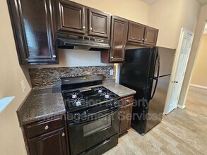 2318 Hackamore Dr in Atlanta, GA - Building Photo - Building Photo