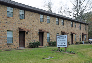 Oakridge Square Townhomes in Beaumont, TX - Building Photo - Building Photo