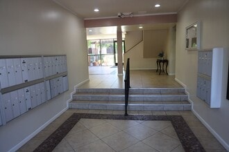 5403 Newcastle Ave, Unit 5403 Newcastle Ave APT 6 in Encino, CA - Building Photo - Building Photo