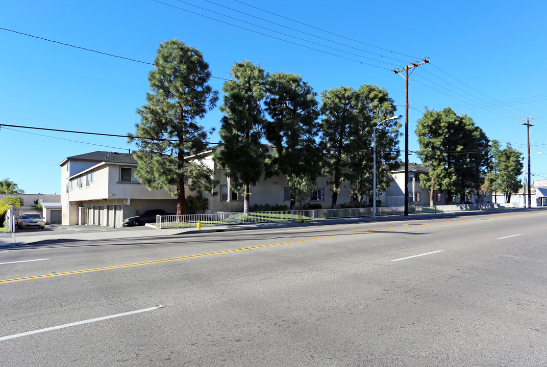 601 S Euclid St in La Habra, CA - Foto de edificio