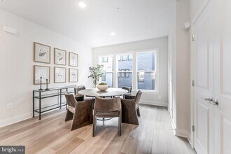 12742 Verdant Wy in Reston, VA - Building Photo - Building Photo