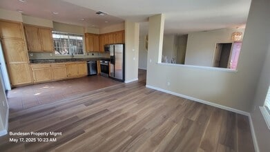 2012 Chetwood Dr in Petaluma, CA - Building Photo - Building Photo