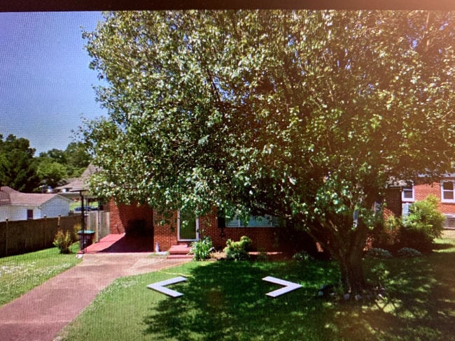 property at 3419 Oakwood Blvd
