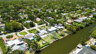13521 S Biscayne River Dr in Miami, FL - Building Photo - Building Photo