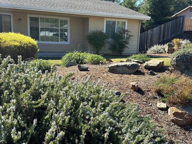 property at 1155 Summer Ridge Ct
