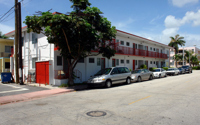 Rachel's Corner Apartments in Miami Beach, FL - Building Photo - Primary Photo