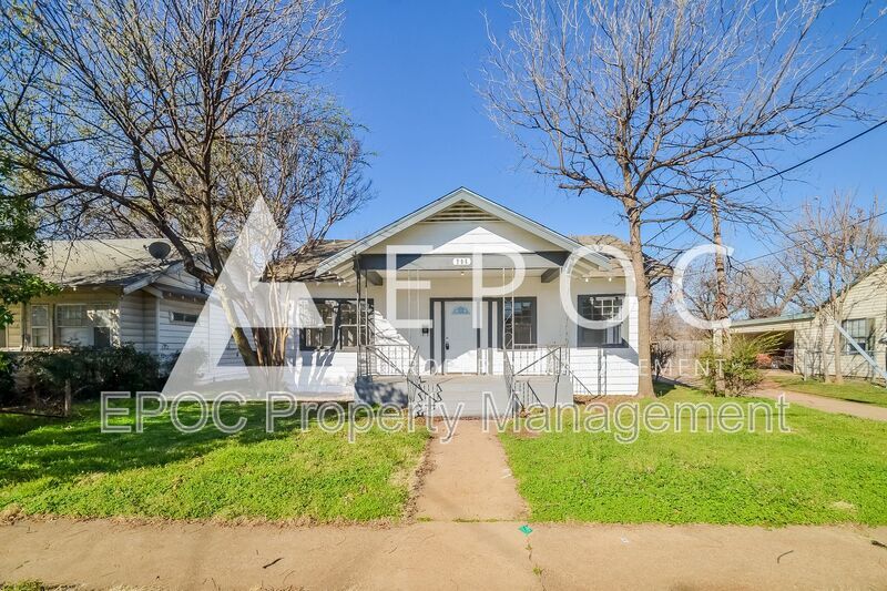 706 Van Buren St in Wichita Falls, TX - Building Photo