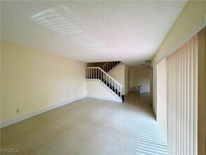 1607 Park Meadows Dr in Ft. Myers, FL - Building Photo - Building Photo