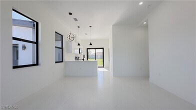 1561 Meadow Rd in Lehigh Acres, FL - Building Photo - Building Photo
