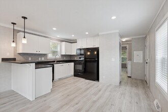 Woods Edge in West Lafayette, IN - Building Photo - Building Photo