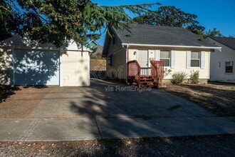 5611 S Pine St in Tacoma, WA - Building Photo - Building Photo