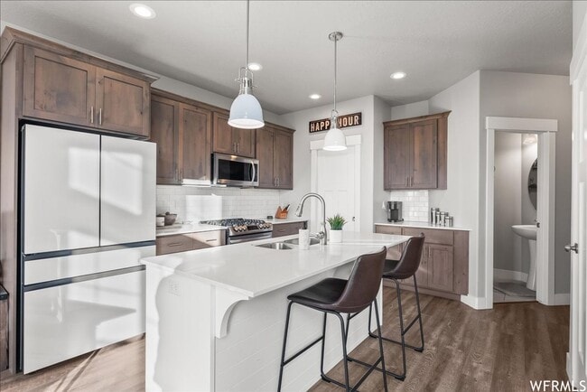 52 McCall Ln. in Farmington, UT - Building Photo - Building Photo