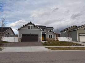 240 Triple Creek Dr in Kalispell, MT - Building Photo