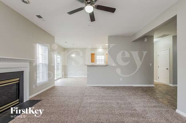 109 Barrington Dr in Mount Holly, NC - Building Photo - Building Photo