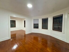 375 N Elm St in Torrington, CT - Foto de edificio - Building Photo