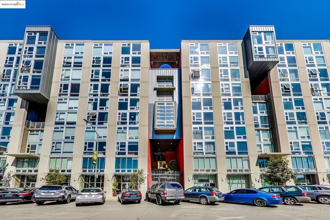 311 Oak St in Oakland, CA - Building Photo