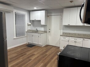 29 Maple St in Attleboro, MA - Foto de edificio - Building Photo