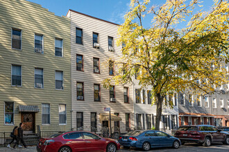 107 Newell St in Brooklyn, NY - Building Photo - Building Photo