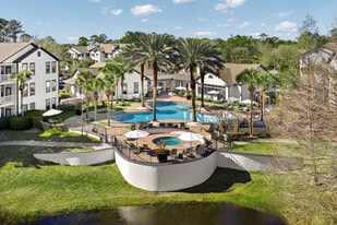 Vinoy at St Johns in Jacksonville, FL - Building Photo