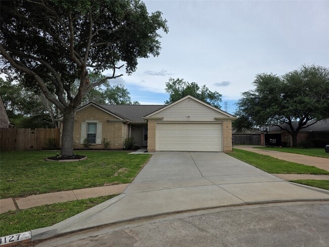 3127 E Heatherock Cir