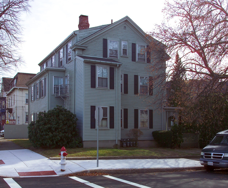 137 Winter St in Fall River, MA - Building Photo