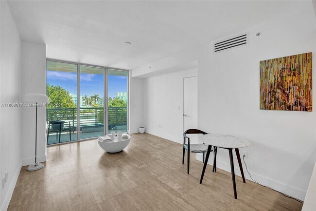 1445 16th St in Miami Beach, FL - Building Photo - Building Photo