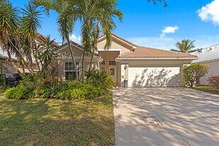 1151 Delray Lakes Dr in Delray Beach, FL - Building Photo