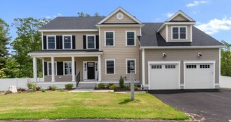 11 St Paul Ln in Westford, MA - Building Photo