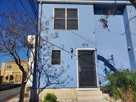 911 Vance Jackson Rd in San Antonio, TX - Building Photo