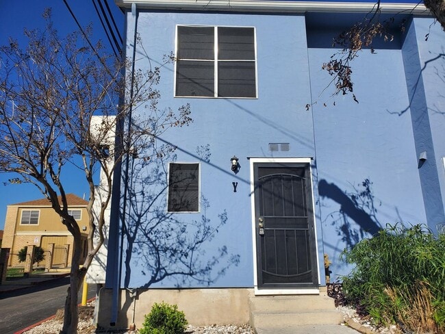 property at 911 Vance Jackson Rd