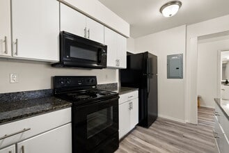 Rochdale Crossing in Regina, SK - Building Photo - Building Photo