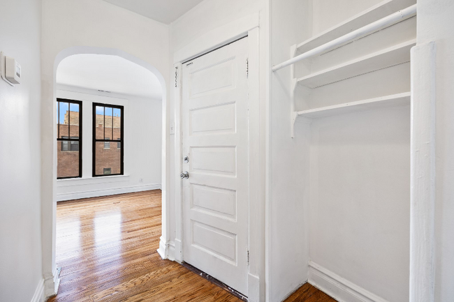 3601 N Sacramento Ave in Chicago, IL - Foto de edificio - Building Photo