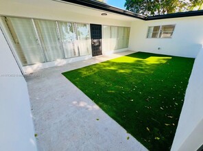 1931 NE 186th Dr in North Miami Beach, FL - Building Photo - Building Photo