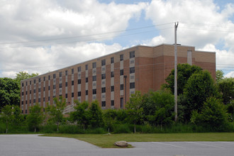 Strasburg Haus Apartments in Shrewsbury, PA - Building Photo - Building Photo