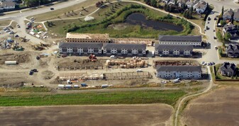 Guardian Villa Townhomes in Edmonton, AB - Building Photo