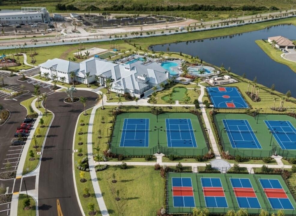 15158 Sunny Day Dr in Bradenton, FL - Building Photo