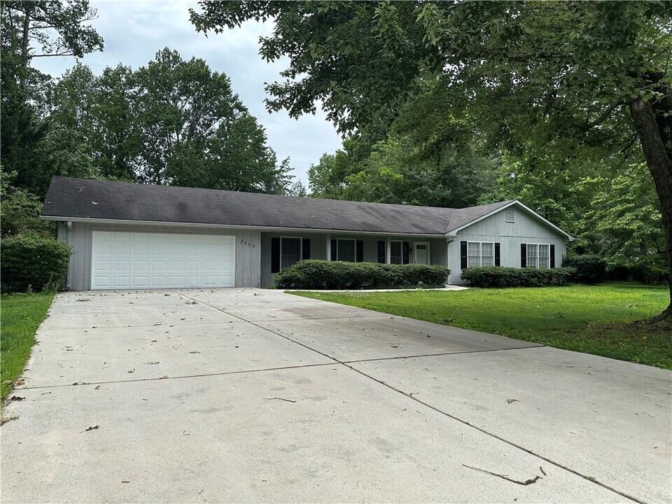 3559 Ulster Ln NE in Marietta, GA - Building Photo