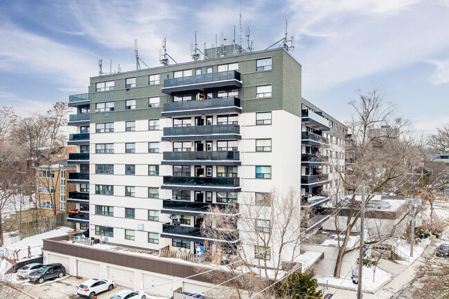 2 Regal Road in Toronto, ON - Building Photo - Building Photo