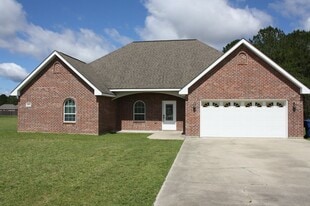 103 Mirante Dr in Leesville, LA - Building Photo