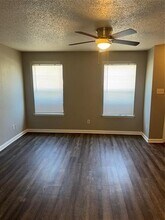 3017 W Sycamore Cir in Euless, TX - Foto de edificio - Building Photo