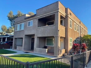 4554 Kingswell Ave, Unit 4554 W. Kingswell Ave in Los Angeles, CA - Building Photo - Building Photo