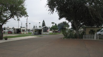 Big Valley Trailer Park in Donna, TX - Foto de edificio - Building Photo