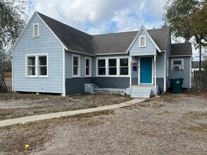 1253 Logan Ave in Corpus Christi, TX - Building Photo - Building Photo