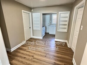 1065 N Holmes St in Memphis, TN - Building Photo - Building Photo