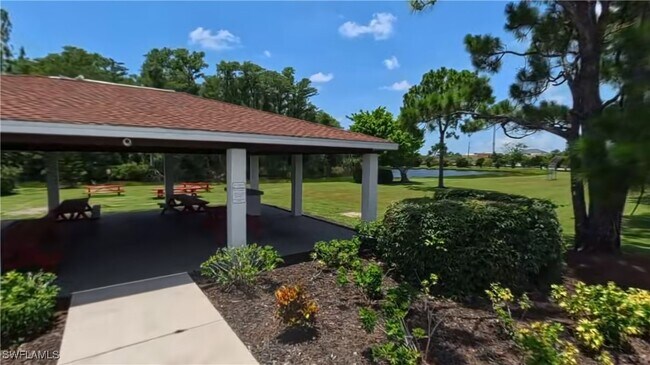 13211 Whitehaven Ln in Ft. Myers, FL - Building Photo - Building Photo