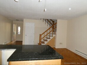 203 W Walk in West Haven, CT - Building Photo - Building Photo