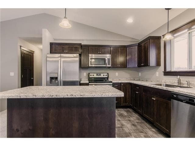 1025 Pheasant Run in New Richmond, WI - Foto de edificio - Building Photo