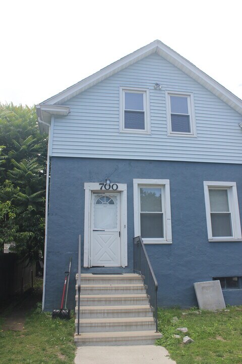 700 Lindley St in Bridgeport, CT - Building Photo