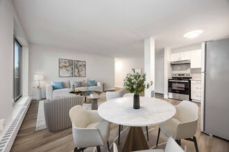 Fairview Towers in Kitchener, ON - Building Photo - Building Photo