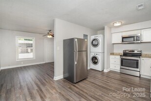1512 Seigle Ave, Unit 1 in Charlotte, NC - Building Photo